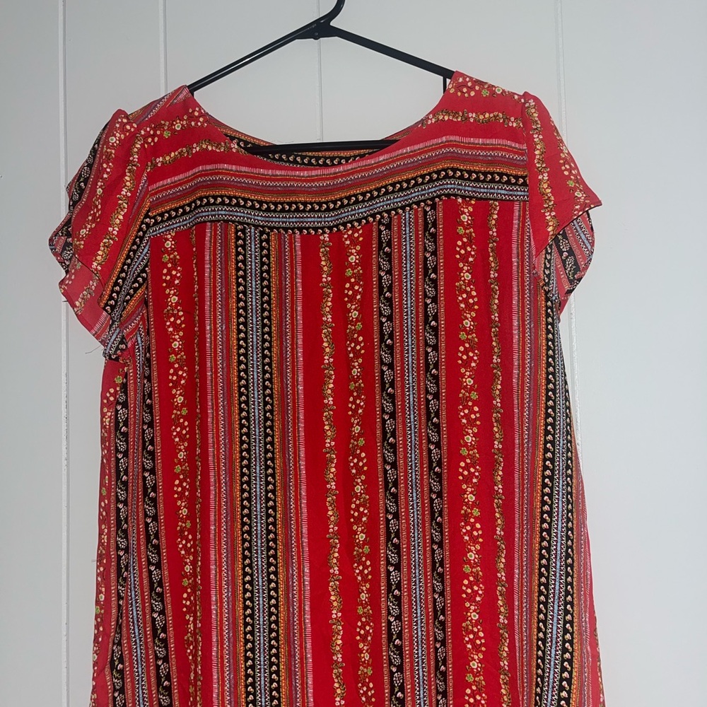 Women's Red Patterned Top